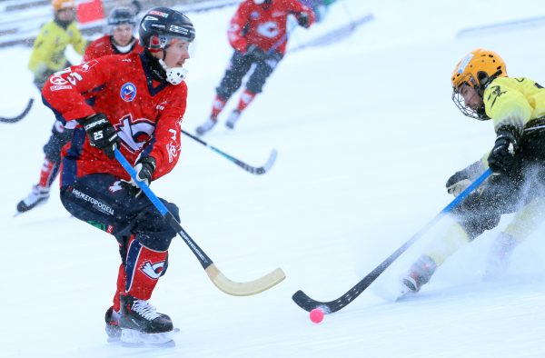 Хоккеисты нижегородского «Старта» крупно уступили дома лидеру суперлиги